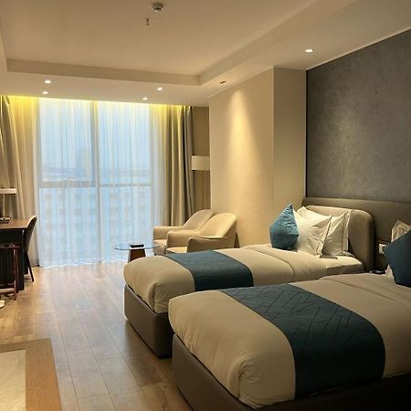 Sofia International Hotel Бишкек Екстериор снимка