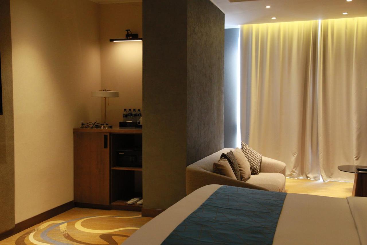 Sofia International Hotel Бишкек Екстериор снимка
