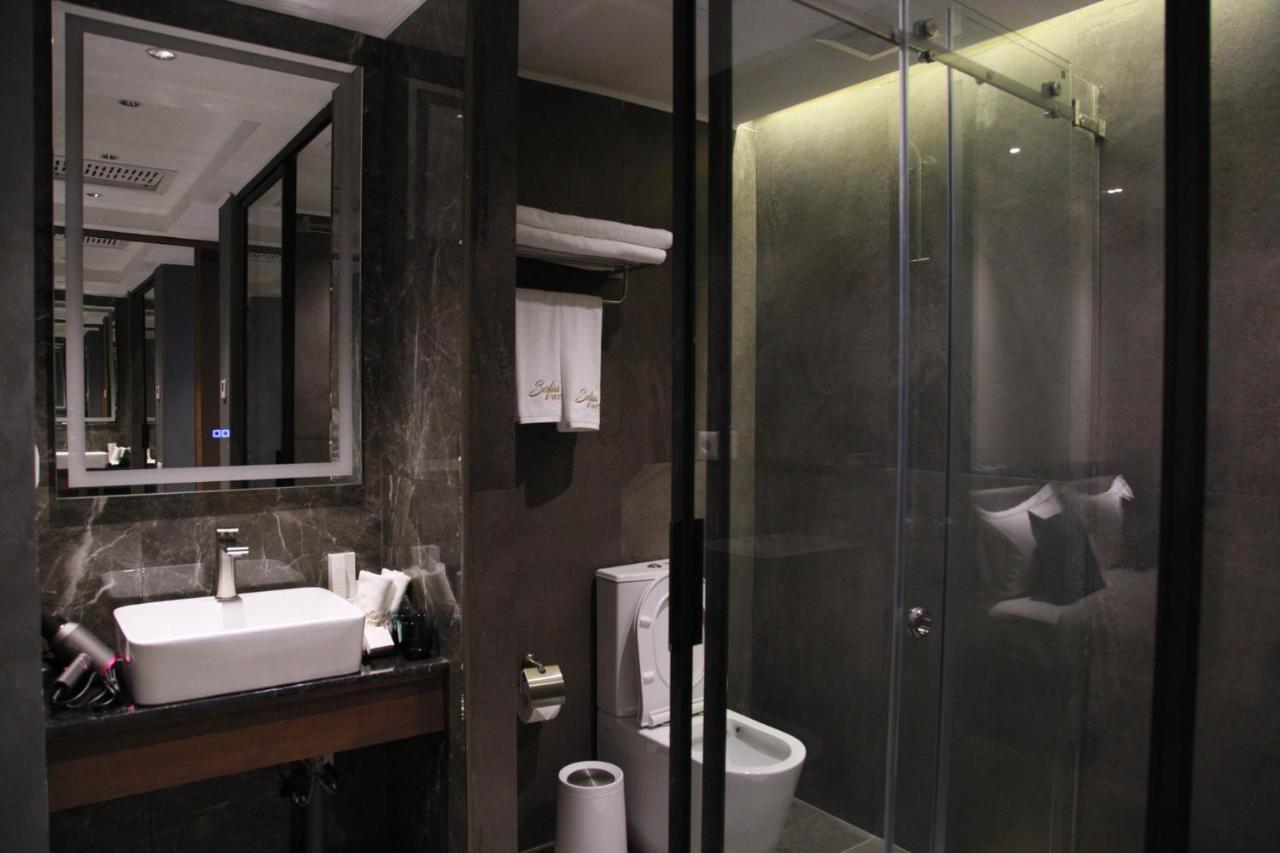 Sofia International Hotel Бишкек Екстериор снимка