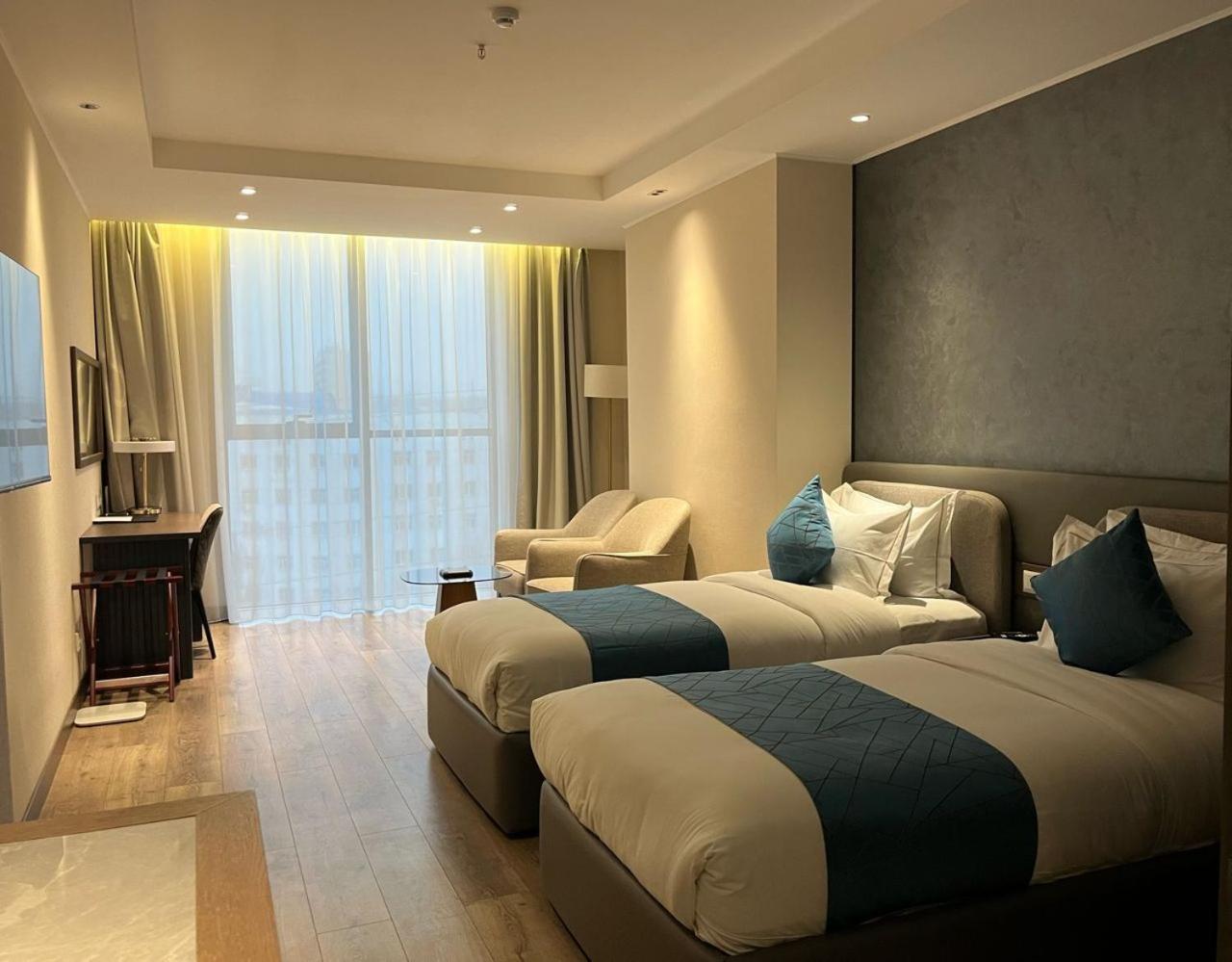 Sofia International Hotel Бишкек Екстериор снимка