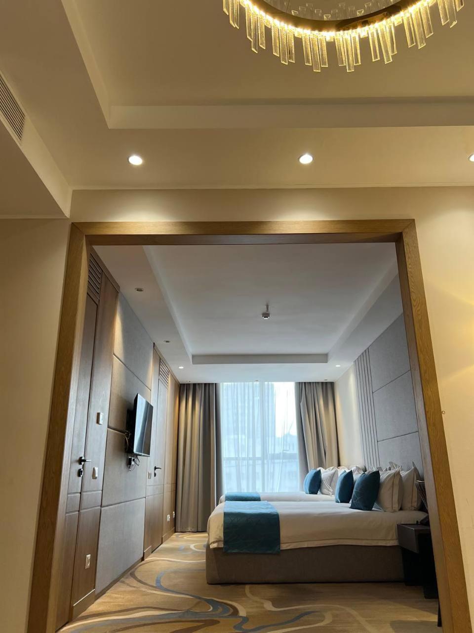 Sofia International Hotel Бишкек Екстериор снимка