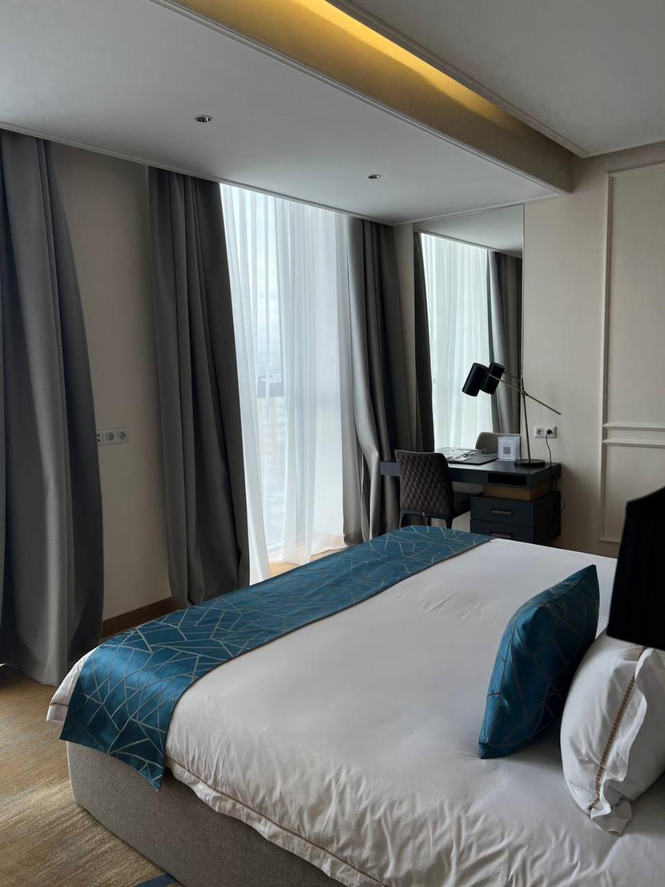 Sofia International Hotel Бишкек Екстериор снимка