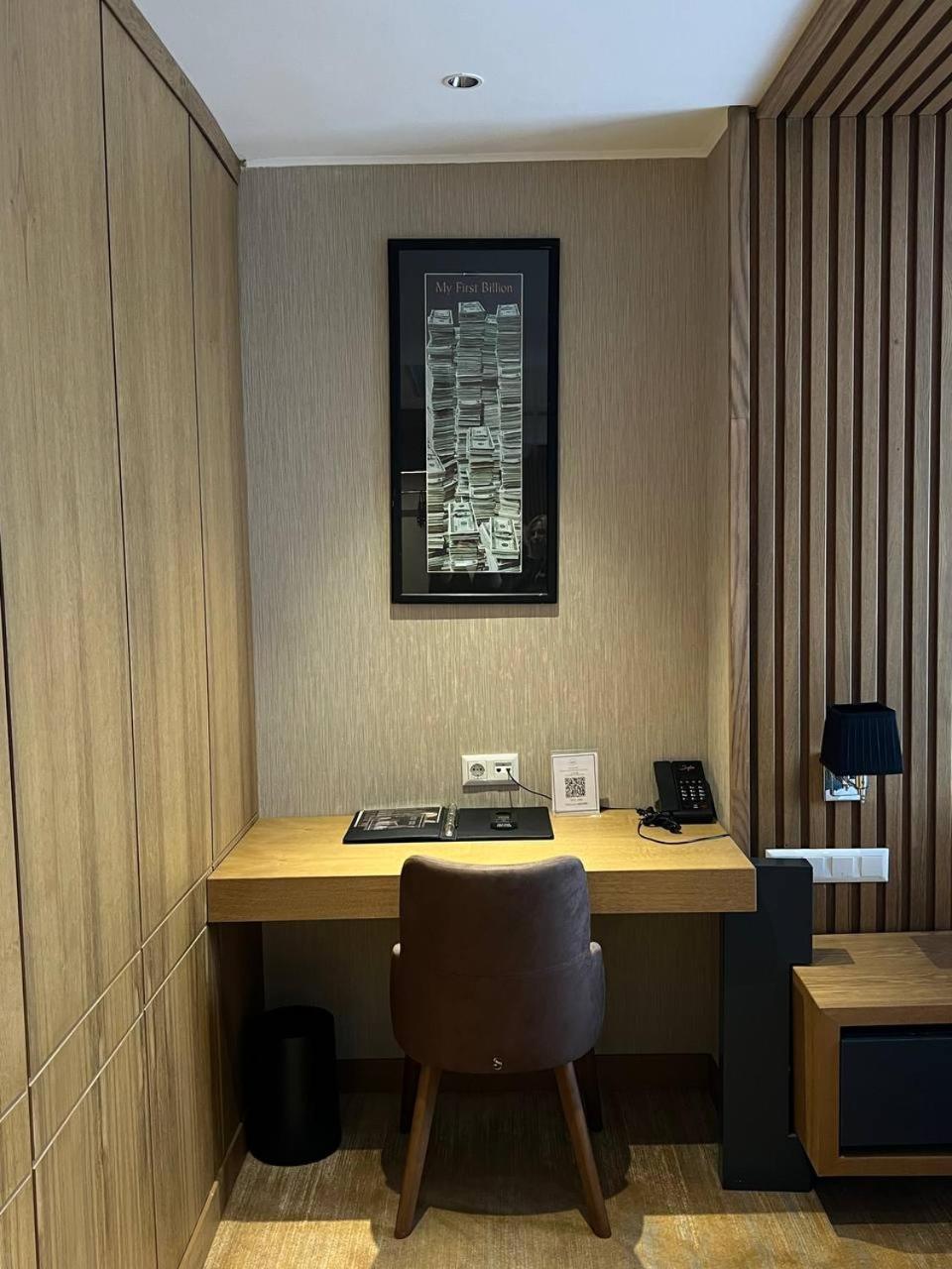 Sofia International Hotel Бишкек Екстериор снимка