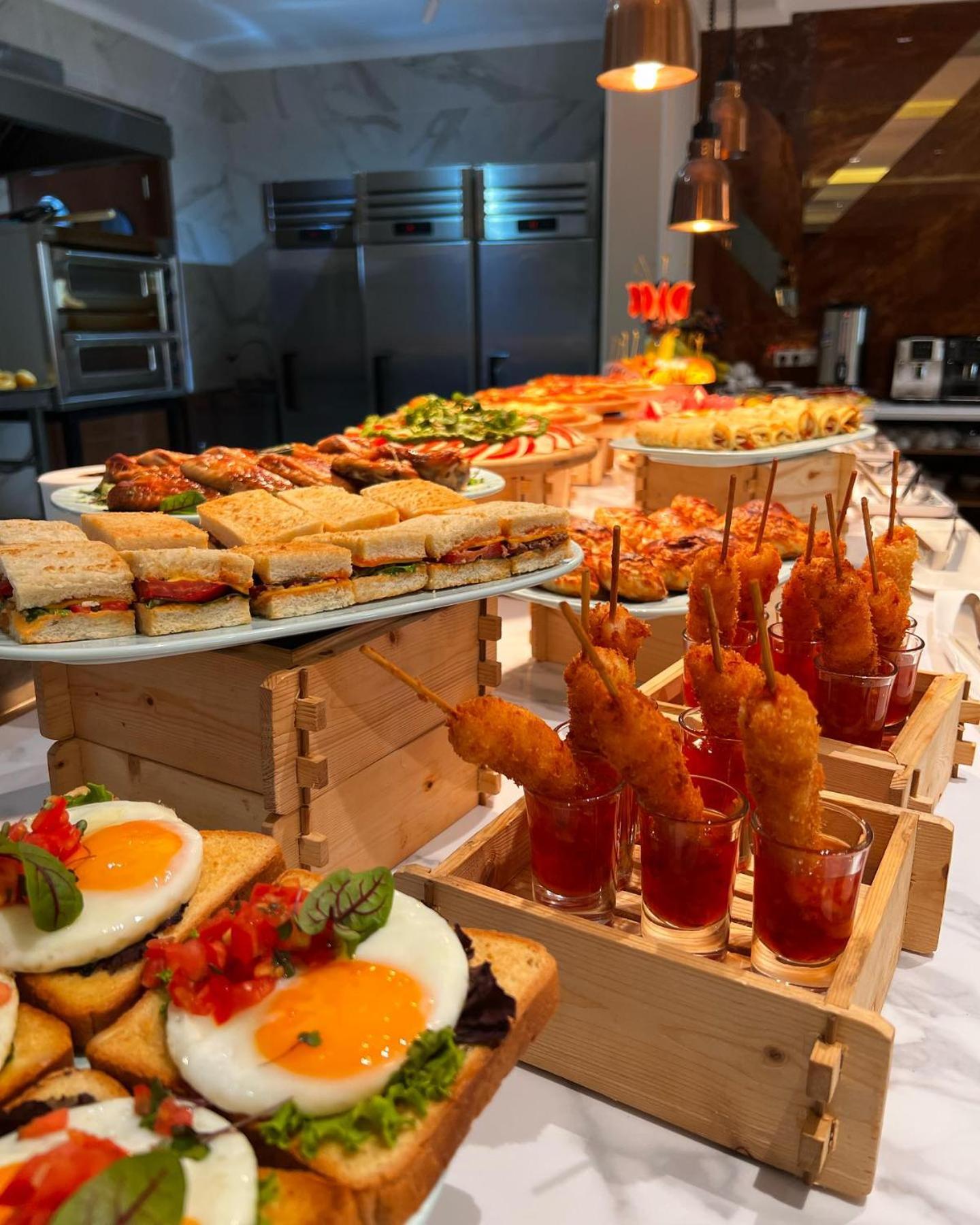 Sofia International Hotel Бишкек Екстериор снимка