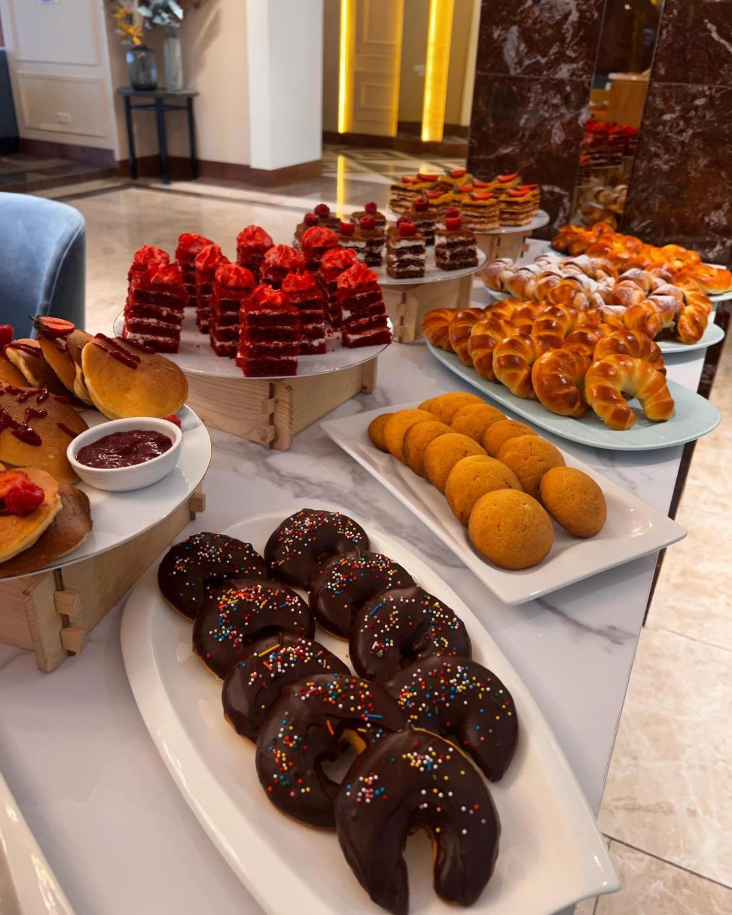 Sofia International Hotel Бишкек Екстериор снимка