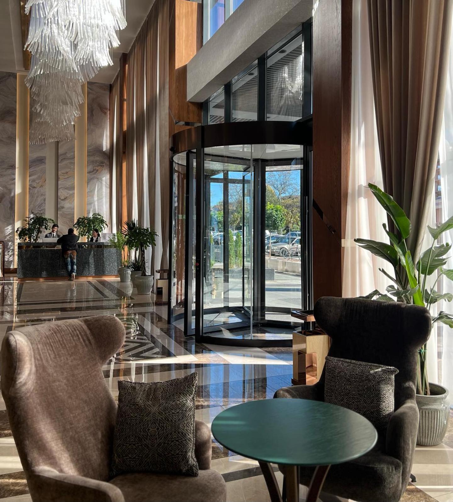 Sofia International Hotel Бишкек Екстериор снимка